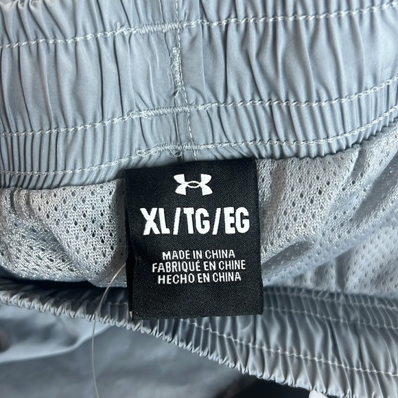 Men's Under Armour Icon Volley Shorts - XL - Picture 11 of 12